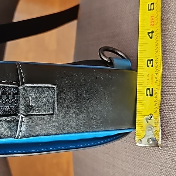 Men's Track Pack In Signature Canvas - Picture 9 of 9